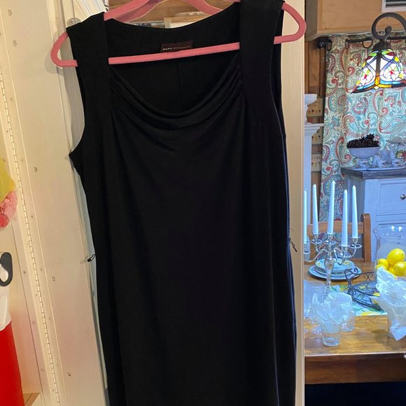 Dana Buchman little black dress size large
